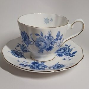 Sandringham Bone China England  Blue Flowers Roses Connoisseur Cup Saucer Set
